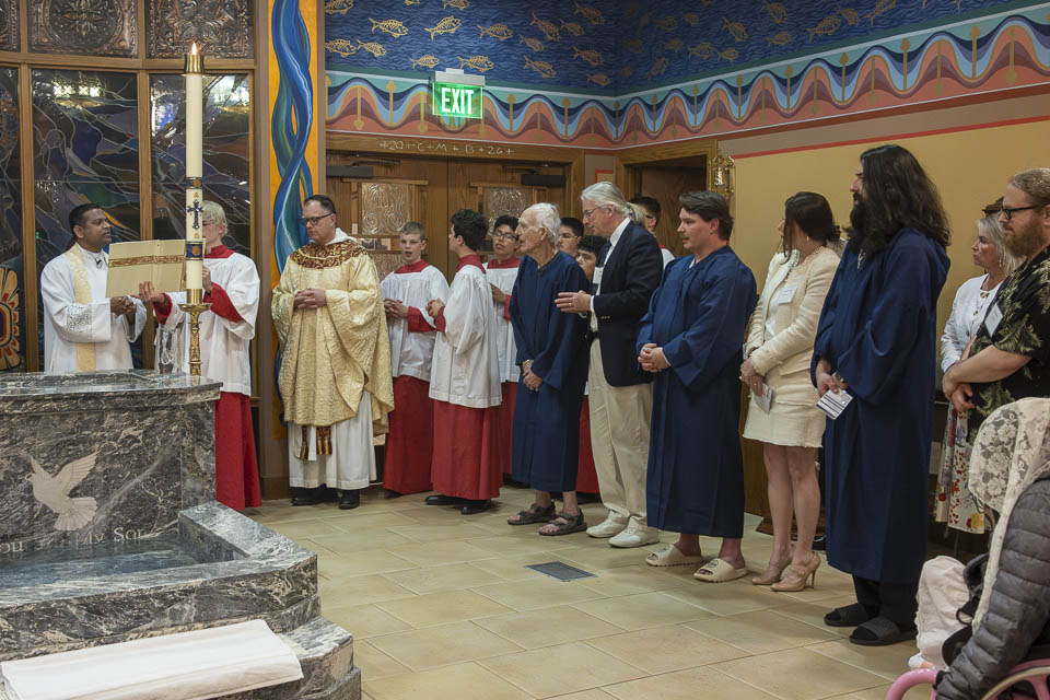 2026-StMary-EasterVigil (59 of 215).jpg